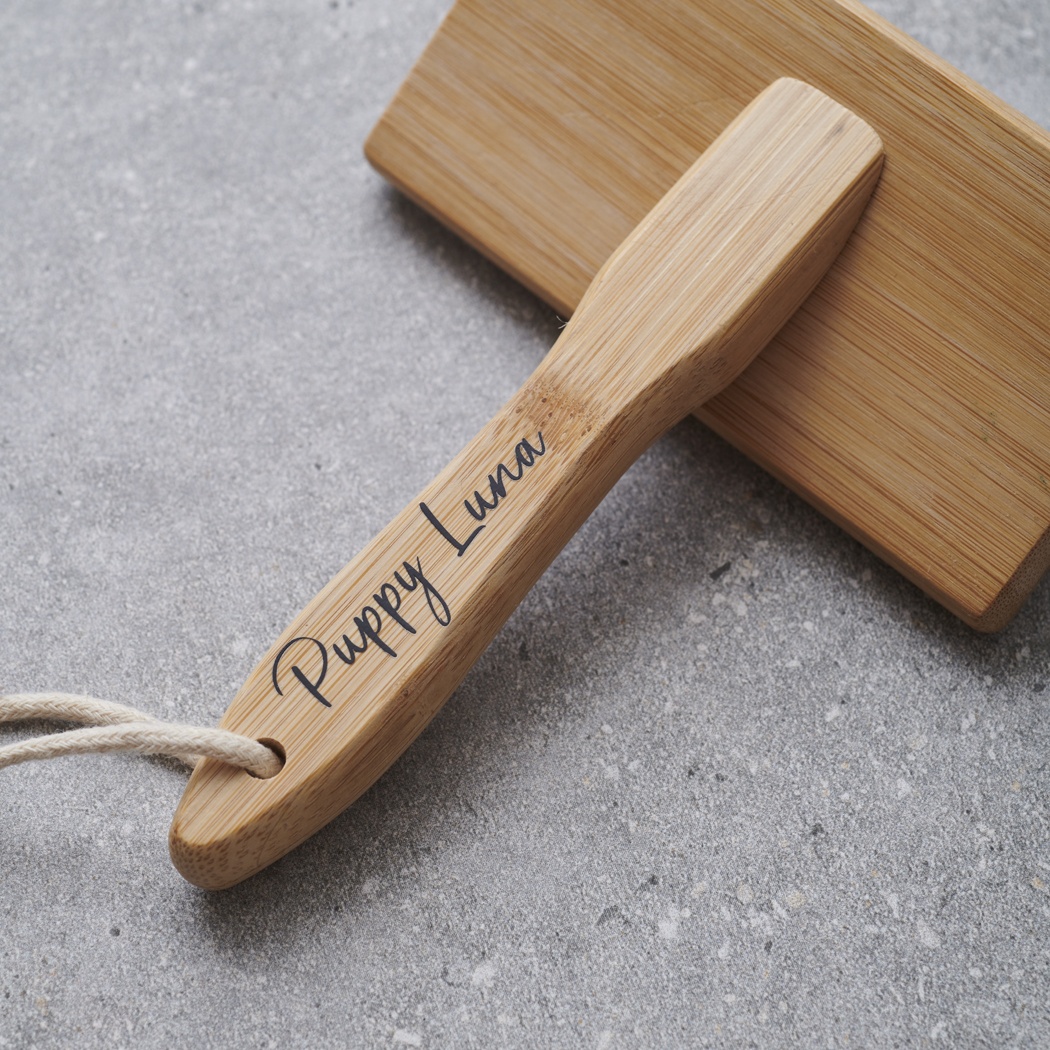 Bamboo slicker brush